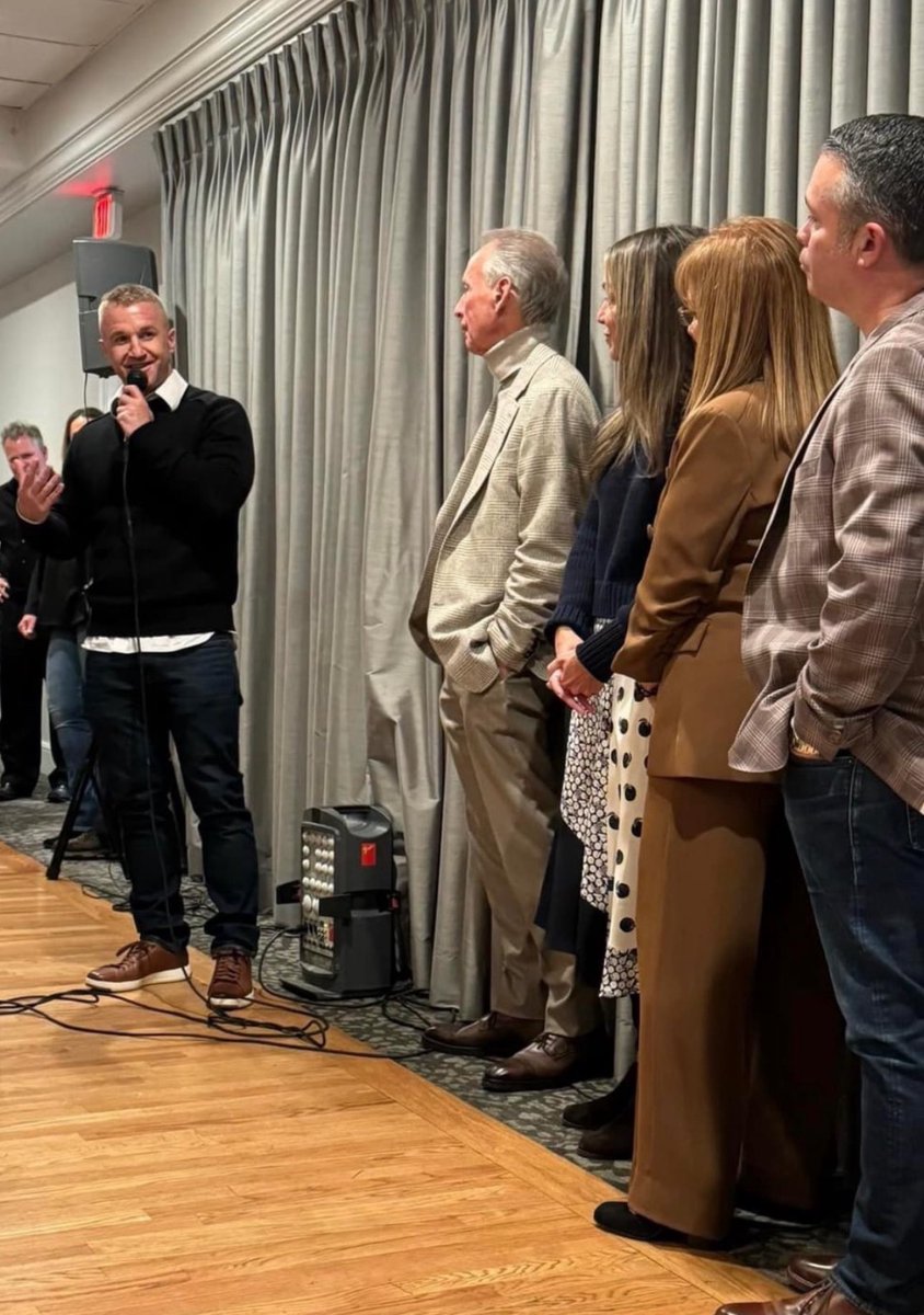 Mama Llama tweet media