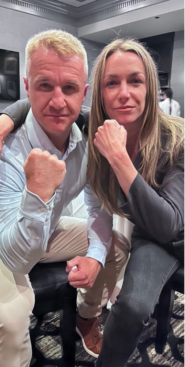 Mama Llama tweet media