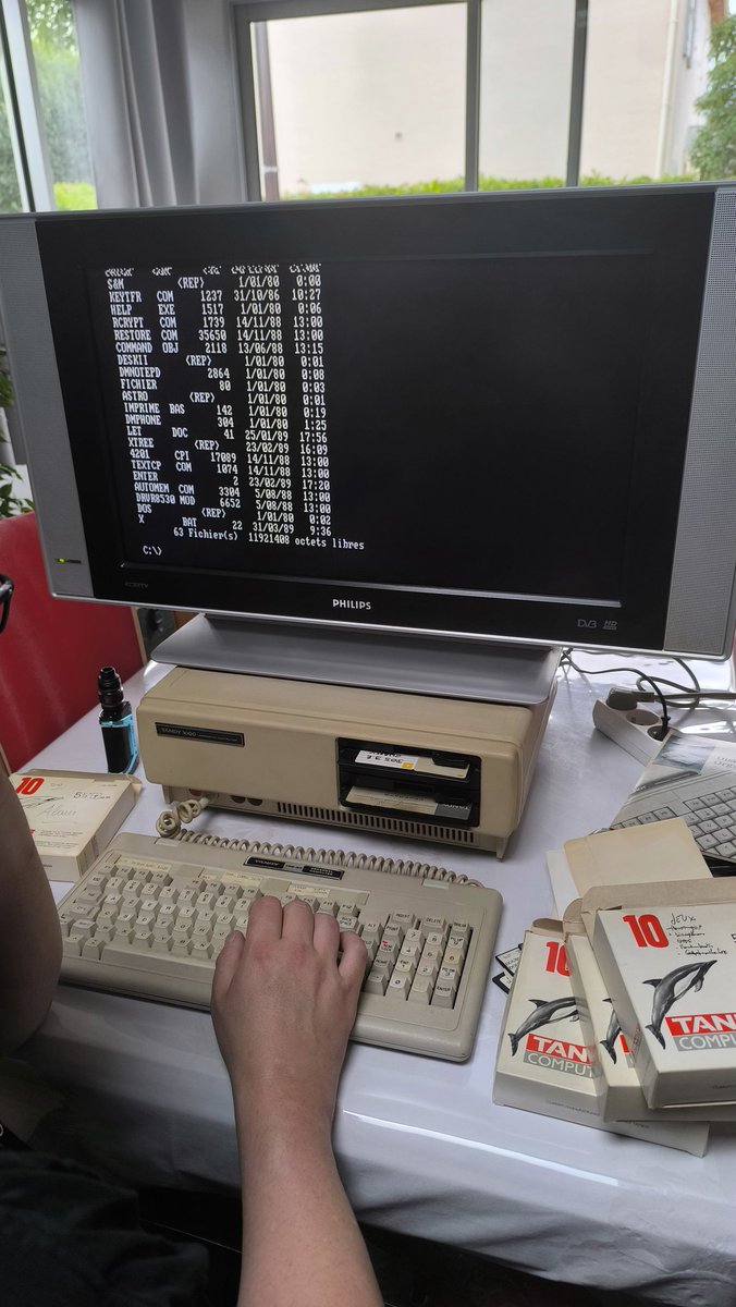AtaxyaNetwork's tweet image. Retour chez les parents, on teste le Tandy 1000 acheté par mon père y&apos;a quelques mois
#collection