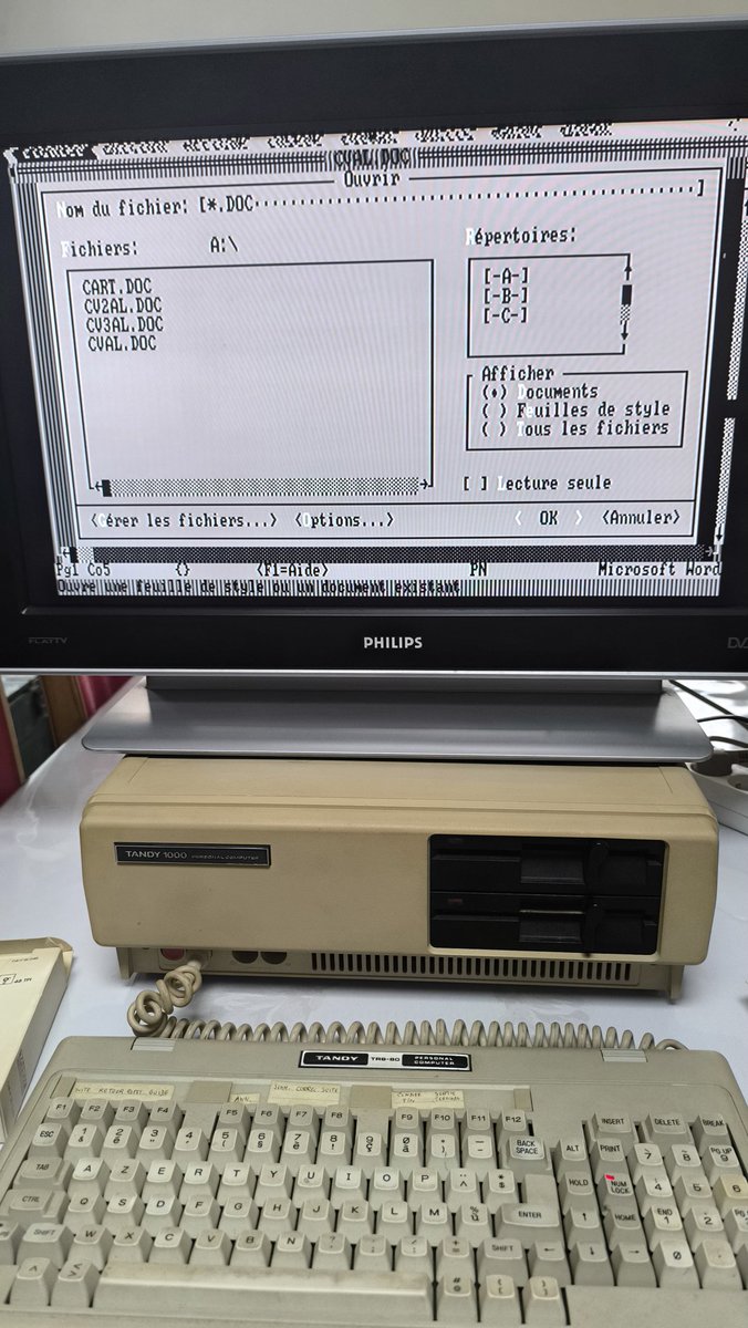 AtaxyaNetwork's tweet image. Retour chez les parents, on teste le Tandy 1000 acheté par mon père y&apos;a quelques mois
#collection