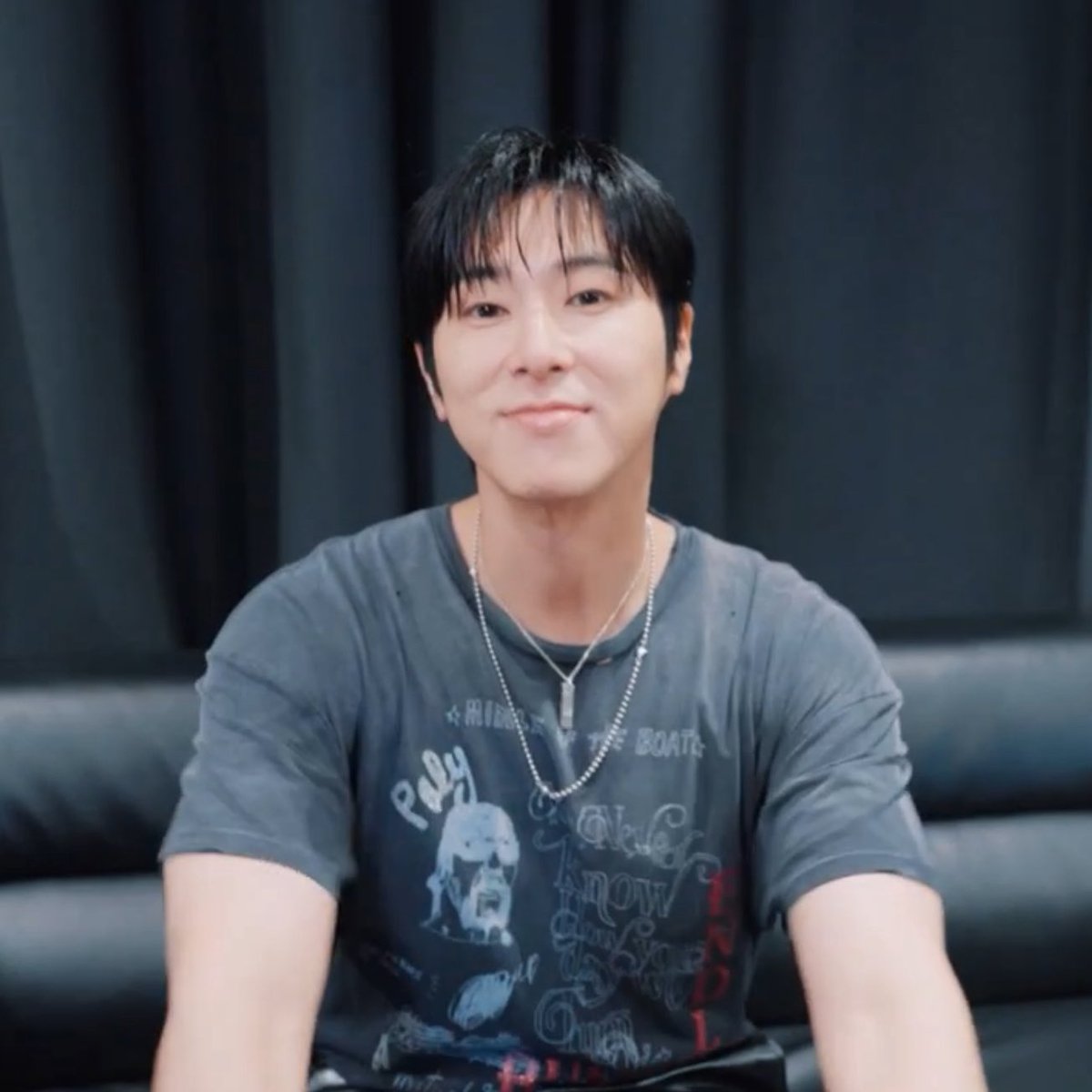 It was the time when he went to Jeju 🏝️
As an adult.. as TVXQ there were also times when he went there for photoshoots. The feeling he felt back then during his time in Jeju (when he was still a boy) and the feeling he felt when he’s an adult are different.