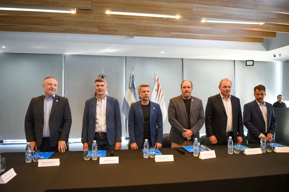 Queremos promover la producción, el desarrollo y el empleo, y estamos convencidos que los gobiernos locales somos parte de la solución y el progreso. 🤝

✍️ Por eso firmamos un convenio con intendentes de Río Cuarto, San Francisco, Villa María y Alta Gracia para crear la Comisión