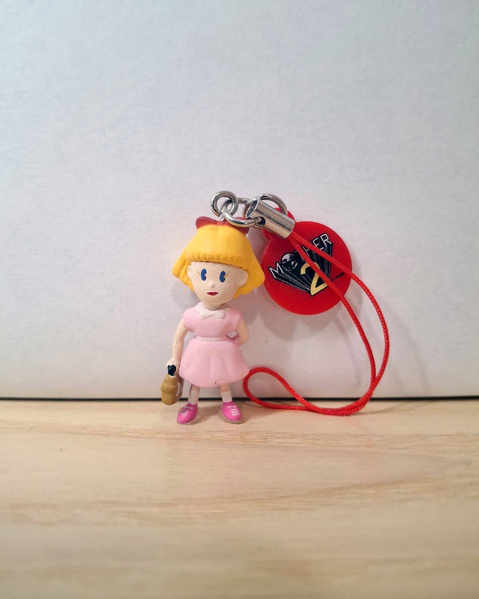 EarthBoundCafe's tweet image. 💡 si possono notare anche i dettagli sul retro e le diversità fta i due modelli di Paula