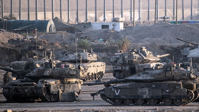 Emily_1Williams's tweet photo. 'ADVANCE READINESS': Israeli troops prepare to implement 'first phase' of Trump hostage release plan https://t.co/d1pEun2SuC