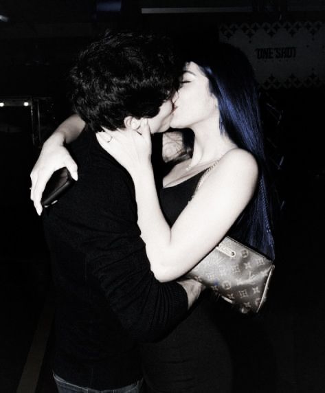 _majulabooks's tweet image. „𝐉𝐚 robiłem to dla kobiety, której kolor oczu przypominał mi 𝒏𝒊𝒆𝒛𝒂𝒑𝒐𝒎𝒊𝒏𝒂𝒋𝒌𝒊. 𝐍𝐢𝐜𝐡𝐨𝐥𝐚𝐬 dla kobiety, która była jego 𝒔𝒌𝒓𝒛𝒚𝒅𝒍𝒂𝒎𝒊. 𝐀𝐢𝐝𝐞𝐧 dla kobiety, którą odnajdywał w blasku 𝒌𝒔𝒊𝒆𝒛𝒚𝒄𝒂.”
#theremainsofhellish 🥺🖤 @helliautorka