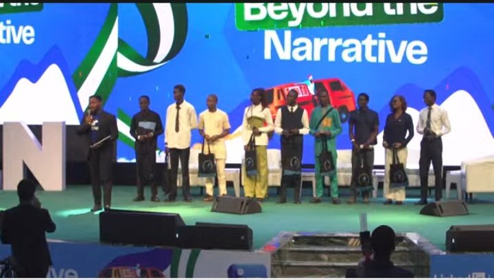 UmorenBlossom's tweet photo. People are winning tote bags o.
LinkedIn Local Nigeria to the world!
#LLN
#LinkedInLocalNigeria
#evolvingbeyondthenarrative https://t.co/BJgEHh4NQO