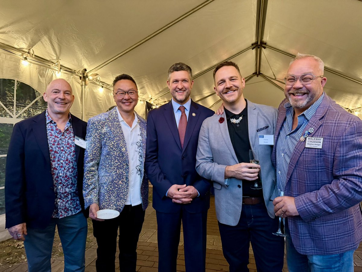 RepPatRyanNY's tweet photo. .@WOTHSHP isn’t just an icon of the Hudson Valley — for 16 years, they’ve been bringing our whole community together for memorable celebrations - and Starry Starry Night was one for the books. Thanks for having me! https://t.co/lO83B7hS7f