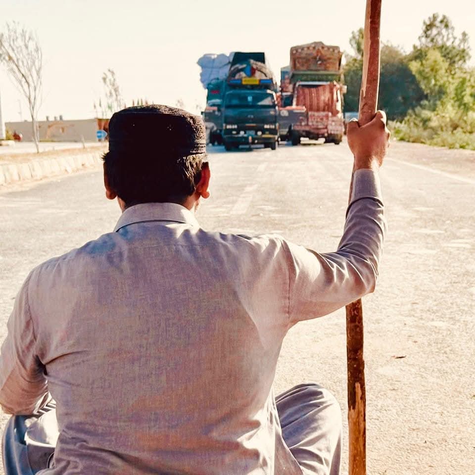 khalidkoree's tweet photo. آپ کو اس ڈنڈا کی پھر ضرورت پڑ گئی ہے شاید
#CanalNamnzoor https://t.co/dfEVXhqseU