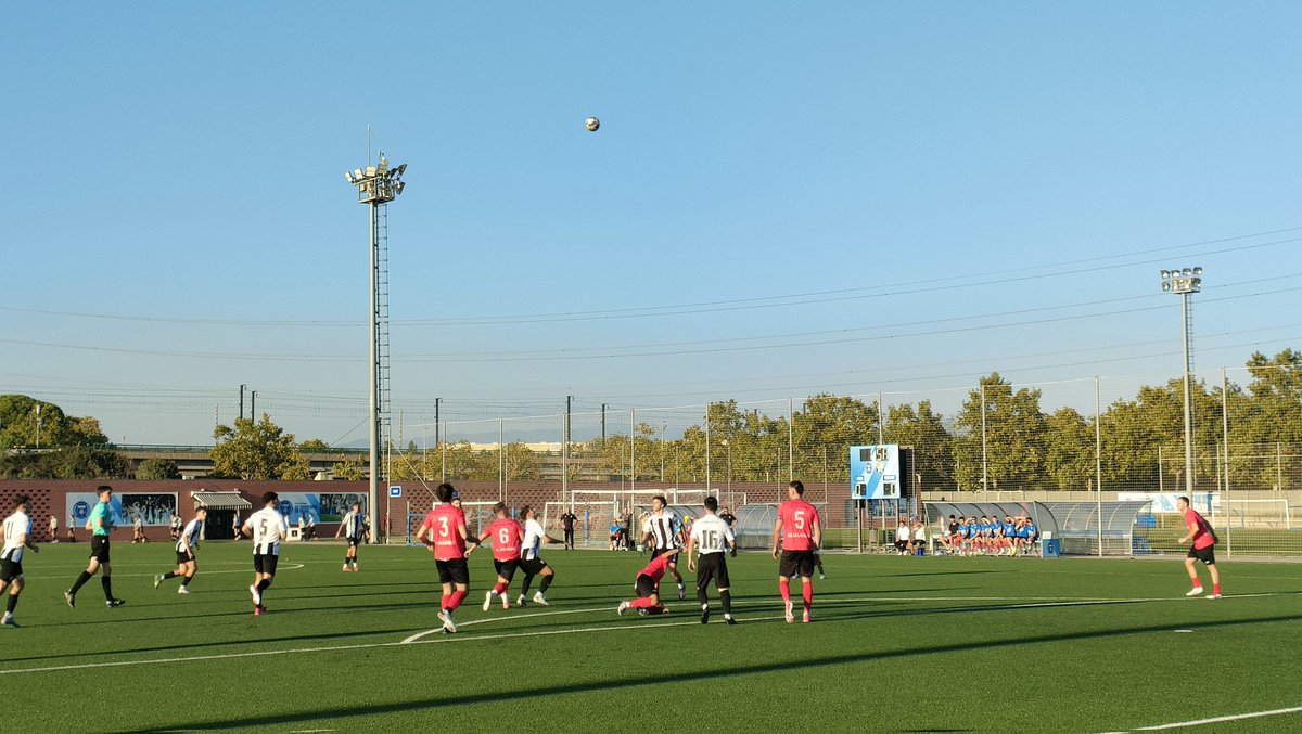 somdelhospi's tweet photo. #Saludos des del Paco Navarro! Dia de derbi després de molts i molts anys. Ja en marxa aquest @SantaUcf - @lallagostace de #3cat5. Minut 3, encara sense gols a Santa Perpètua amb molt bona entrada

#TheCatalanGroundhopper #FutbolCat #groundhopping https://t.co/naOQqlbqOn
