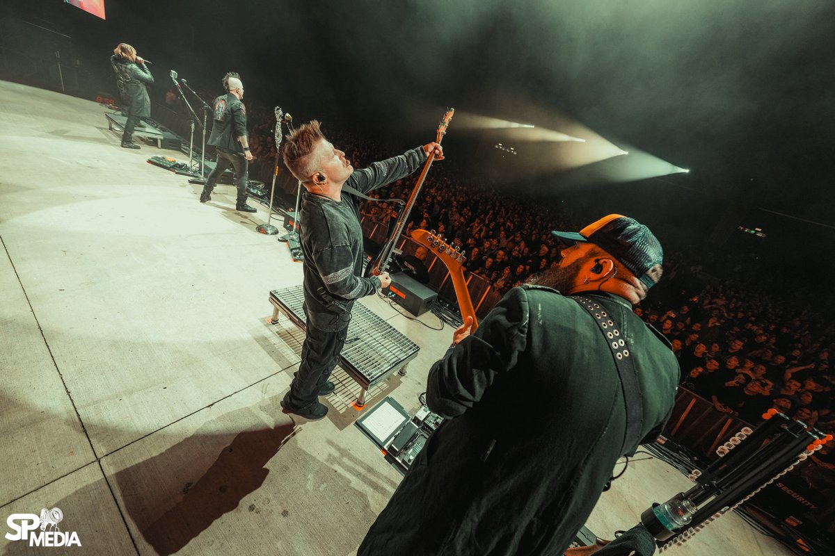 threedaysgrace's tweet image. Some moments from an awesome night in Ridgefield 🤘🙏

📷 @SPMediaAZ 

#ThreeDaysGrace #BreakingBenjamin #ReturnToDust #Ridgefield #Washington #USA