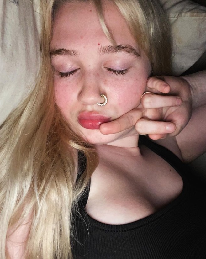 blondie_bae0's tweet photo. Good morning 💋 https://t.co/230cNetKZu