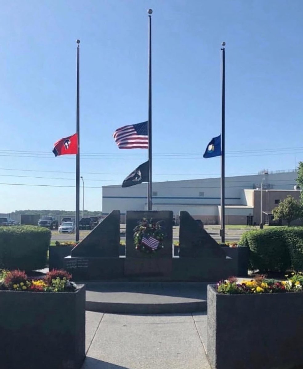 op_hawkeye's tweet photo. 10.4.1983 ~ CWO3 William “Bill” Tuttle 🇺🇸
#OpHawkeyeRemembers #WilliamTuttle #BillTuttle #SilverStar #BronzeStars (2) #PurpleHearts (2) #82ndAirborne #160thAviationBattalion #NSDQ #supportourSOFcommunity #Operation_Hawkeye
📜 https://t.co/H6Z5b2SIg3
📜 https://t.co/XRObbQbrKC
📜 https://t.co/aj8nBVTNwV