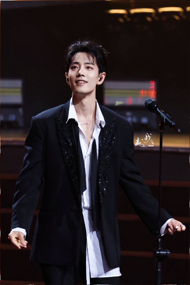 hikkio's tweet photo. Anh ngắm nhìn phong cảnh, em ngắm nhìn anh. Anh vui khỏe, em cũng sẽ như thế.

Tiêu chiến sinh nhật vui vẻ!

XIAO ZHAN LEVEL 34 UNLOCKED
#For34everWithXiaoZhan
#Happy34thBDayXZ https://t.co/w9SLXpu75R
