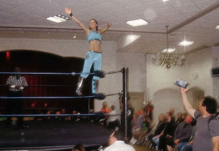 LilNovacaineX's tweet image. My hijo sent me this photo a few days back. 
I was 18 years old having my first match on the indies under the name TJ Nova. 

El tiempo realmente vuela cuando te diviertes. #21yearsOfNOVA #TheNOVAEmpire