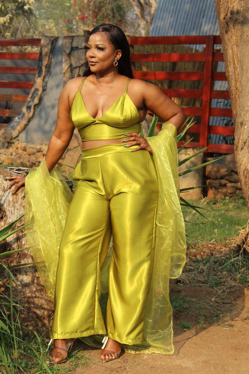 A Practicing Heliophiliac chasing Vitamin D! 
Chasing Healing! 🌞 
Keep your face to the sun and you will never see the shadows- Helen Keller