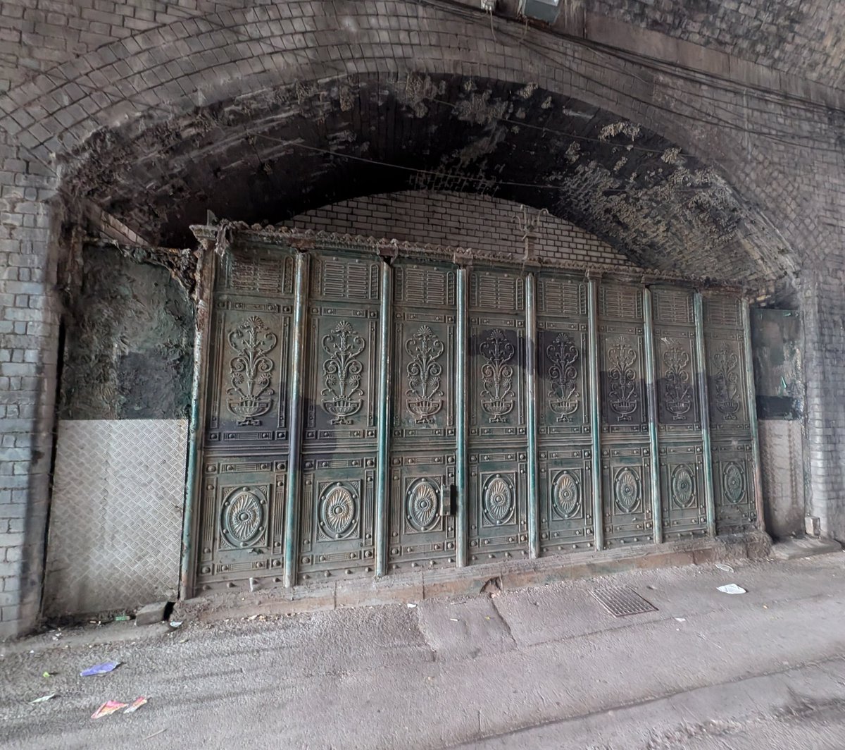 StevenHearn15's tweet photo. Fascinating afternoon spent undertaking character appraisals of streets in Digbeth as part of @BCUGlobal's Conservation of the Historic Environment MA. https://t.co/0y1xISlwRv