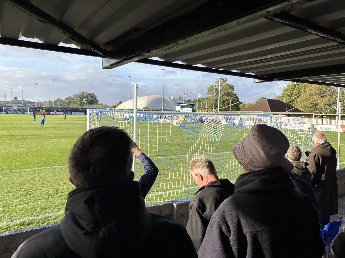 Another 3 points <a href="/hemelfc/">Hemel Hempstead Town FC</a> 

Happy bus on the way home after our 1-0 away at Chippenham!

⚽️🍻