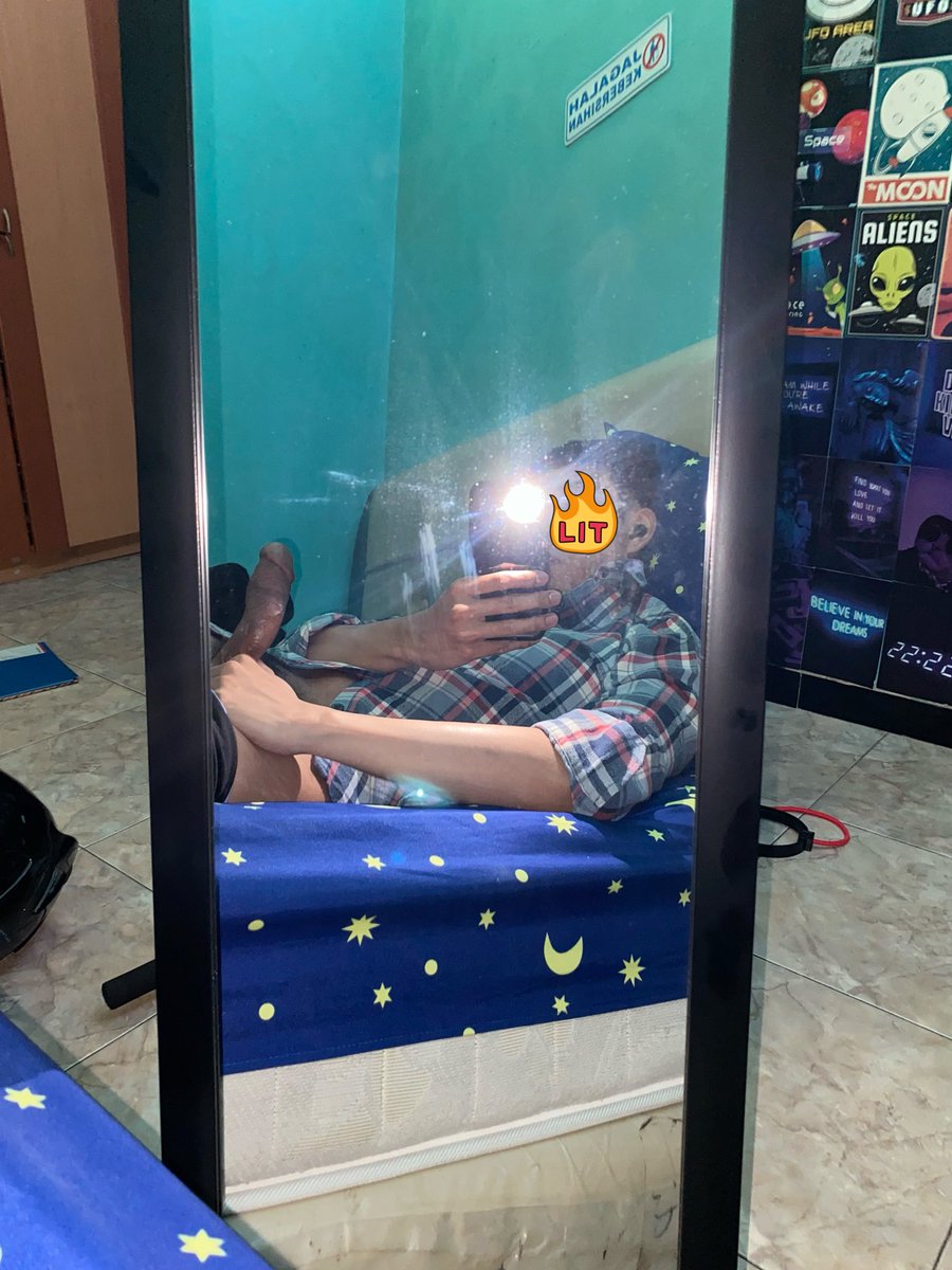 who am i tweet media