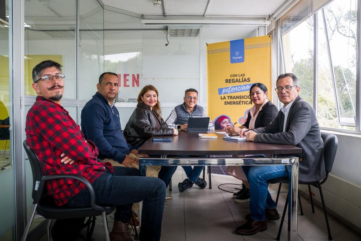 Avanza la energía limpia en nuestras regiones.

En el <a href="/MinEnergiaCo/">Minenergía</a>, en cabeza del ministro <a href="/PalmaEdwin/">Edwin Palma Egea</a>, seguimos acompañando a los municipios, nos reunimos con alcaldes de Canalete, Cotorra (Córdoba) y Galeras (Sucre) para darles a conocer las posibilidades que existen en