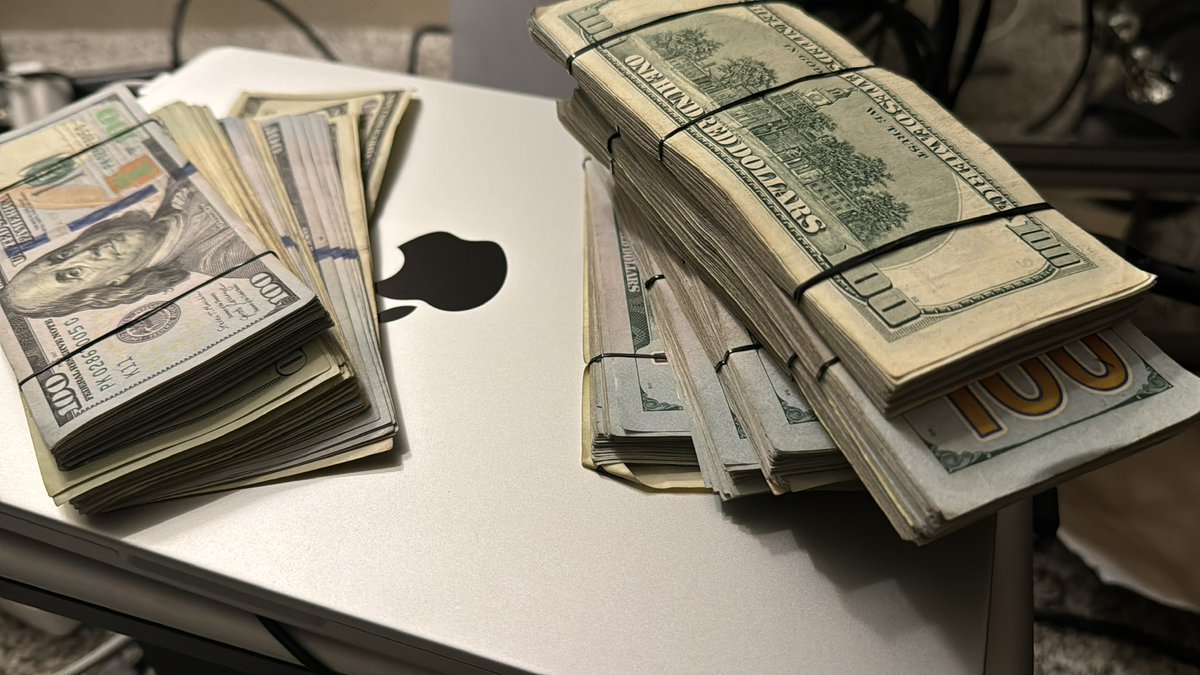 FollowOfficial's tweet photo. $500 #giveaway At #50k followers π tell a friend tell a friend Iβm a give $25 away tho rn #RT & #LIKE & #Comment ya #CashApp after you join the #thechatbox free chat π€²
πππππ
https://t.co/XR4NHFxTJx
.
. https://t.co/zLmD9Vy1A3