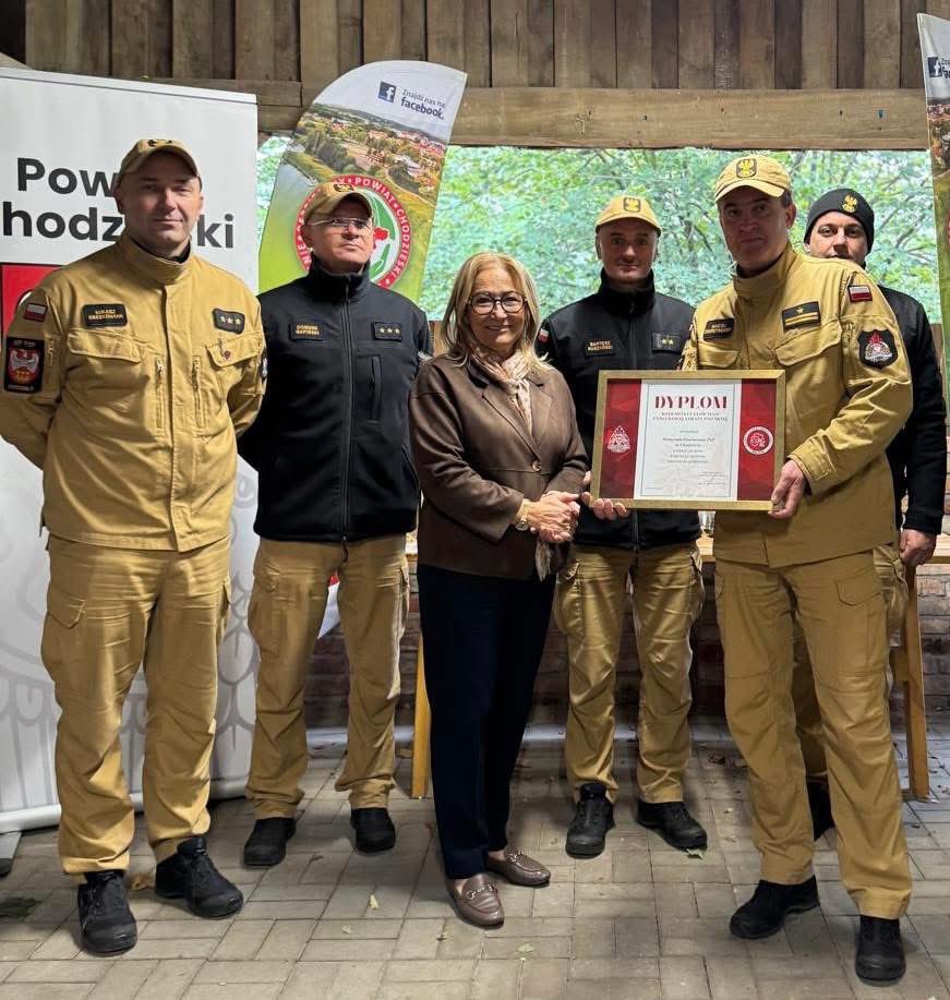 🚒 II Manewry Ratownicze dla jednostek OSP z KSRG z powiatu chodzieskiego 🚨
Świetny pomysł na edukację i ćwiczenia - doskonalenie umiejętności ratowniczych i współdziałania jednostek. Jednocześnie była to okazja do  podkreślenie 30.lecia krajowego systemu RG. 
#Bezpieczeństwo !