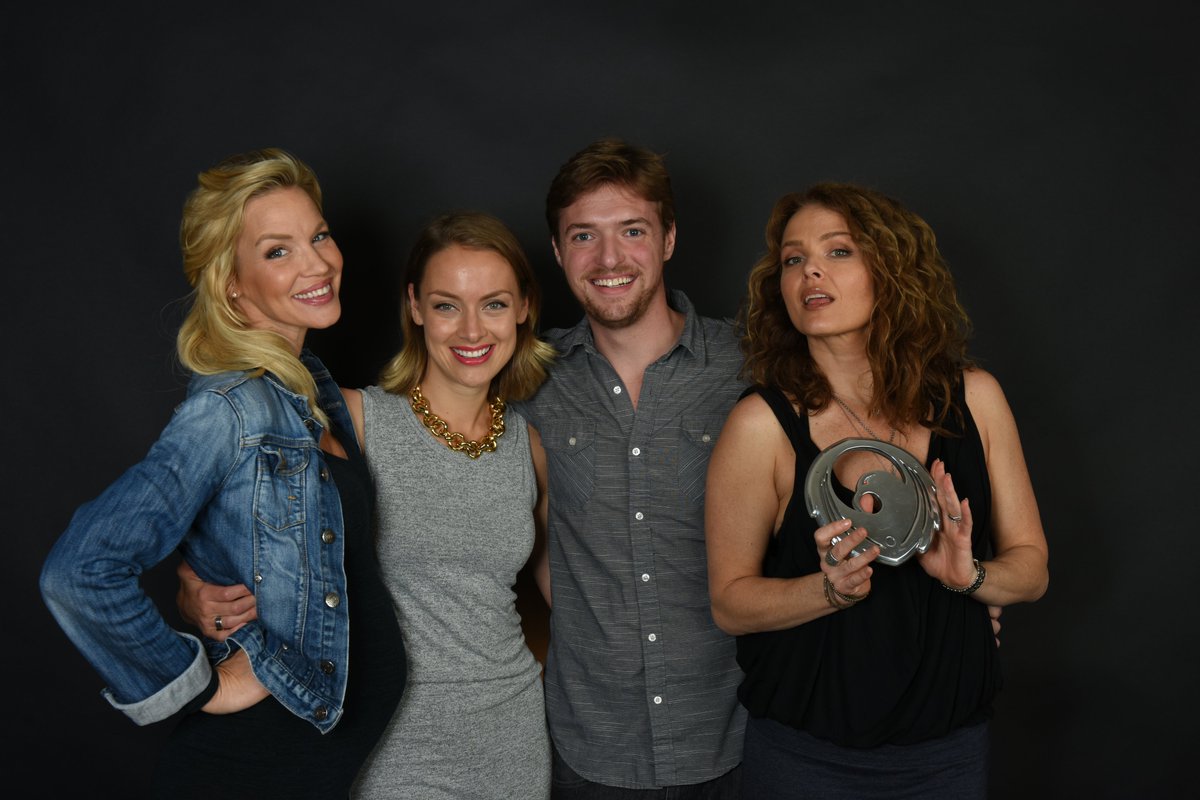 alwaysmallville's tweet image. If #Smallville ever had a sister show, it would be #BirdsOfPrey. Matt Truex and I just wrapped our episode-by-episode coverage, but Matt has plenty more adventures in podcasting to come in New Gotham so check them out on #AlwaysHoldOnToBirdsOfPrey! 🎙️
spreaker.com/podcast/always…