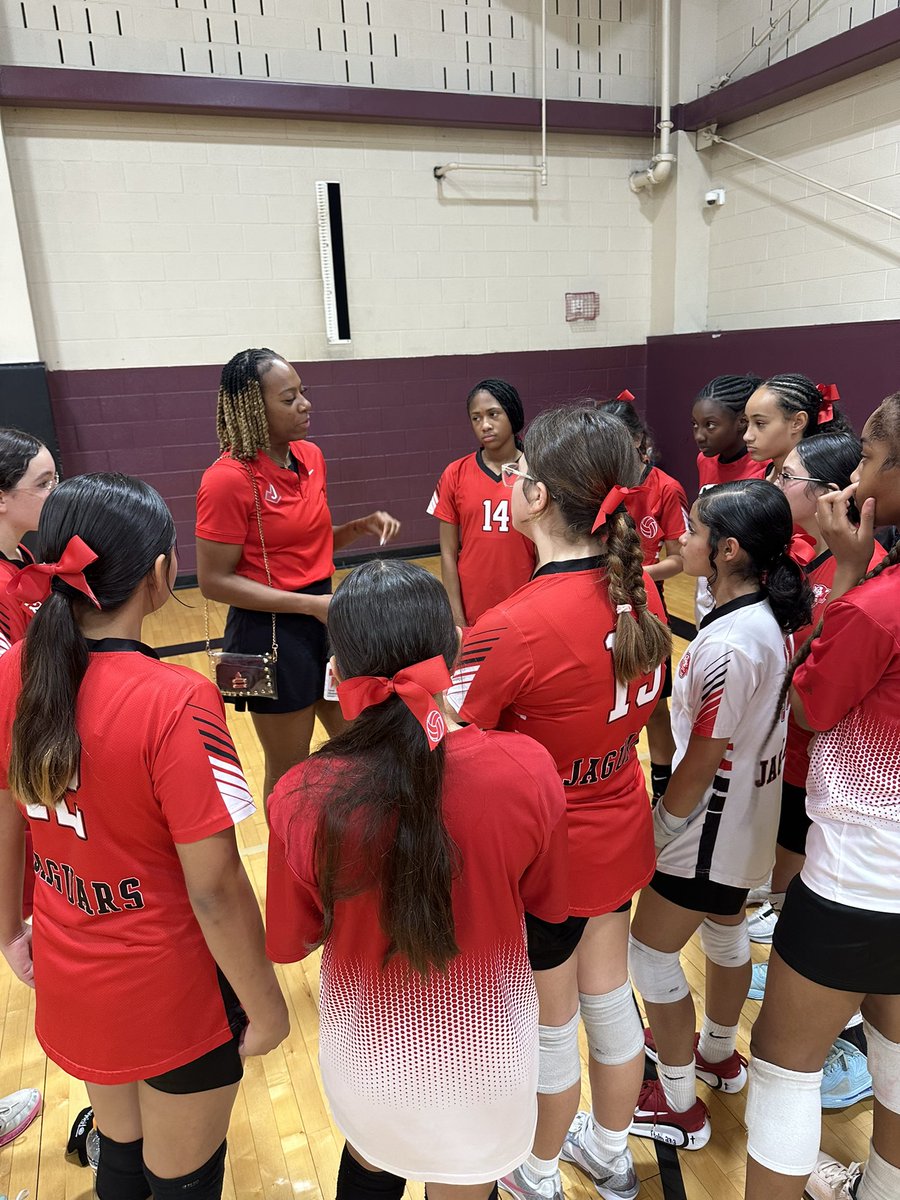 judson_jaguar's tweet photo. Our 8th grade team feel short in the semi-final game vs. Dobie JH. Although it was not the outcome we wanted, we are grateful for the opportunity! Shout out to Coach Alexander for coming to support! #FutureRockets #JaguarNation @rocketvball12 @JISD_ATHLETICS @JudsonISD https://t.co/dt2pwdub1I