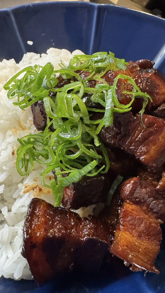 Ik eet smakelijk want ik heb een receptje gebruikt. 

Braised Pork Belly 😋🤤

youtube.com/shorts/LHcgQOw…