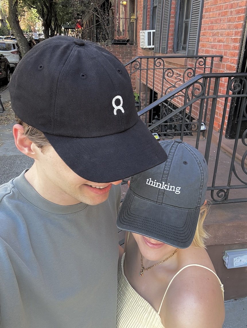 vincentmvdm's tweet image. fall in nyc @cobotco @AnthropicAI

(unsanctioned partnership, don’t sue me dario)