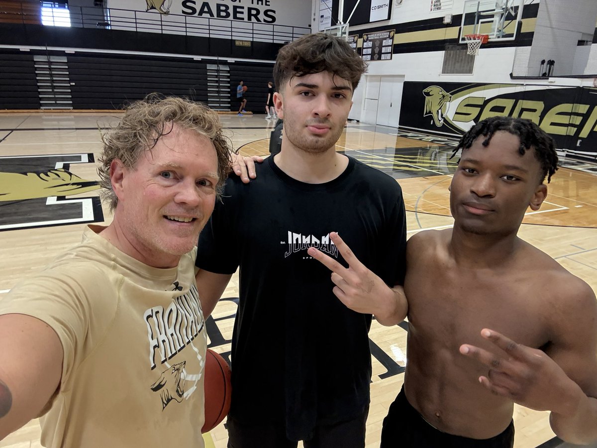 Hope our Seniors enjoy their last HOCO night!!

Saturday shots!