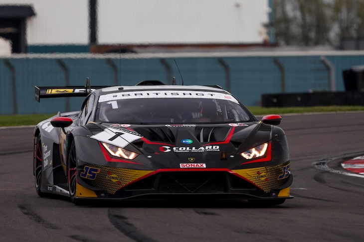 🔒 <a href="/BarwellMotorSpt/">Barwell Motorsport</a> Lamborghinis Lock Out Front Row For Donington Finale

➡️ dailysportscar.com/2025/10/04/bar…

#BritishGT powered by BIRCH / birchgatwick.com