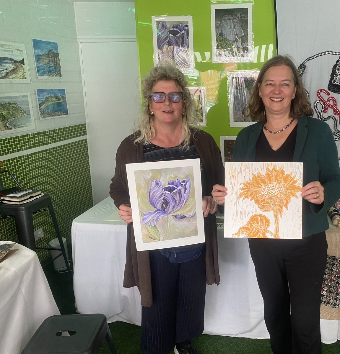 PutneyFleur's tweet photo. 🖼️ It’s open house this and next weekend and #Putney and #Southfields are bursting with artists - see the flags and go and have a look! 

It’s FREE and there are over 200 local artists across almost 100 venues!

https://t.co/s2ONKdIps4 https://t.co/kA9eZ805Sh