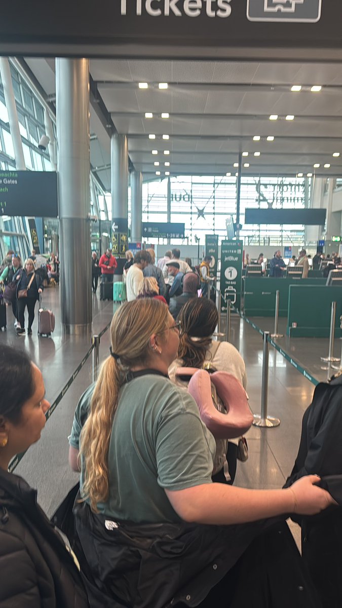 Mce893's tweet photo. @AirLingusHelps all fights from Dublin to the US cancelled and only one person at the desk to help everyone ! What a joke https://t.co/qhiB8StVLi