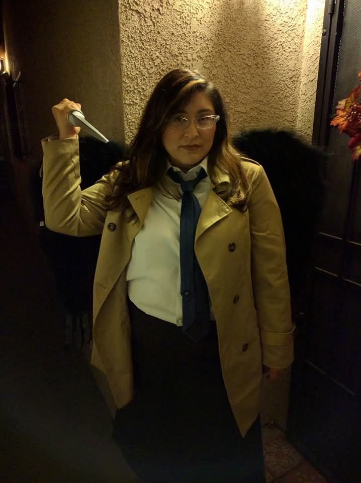 Late to #evilgangfriday, but here I am dressed up like Castiel from #Supernatural. Definitely one of my favorite costumes. Backwards tie and everything 😅