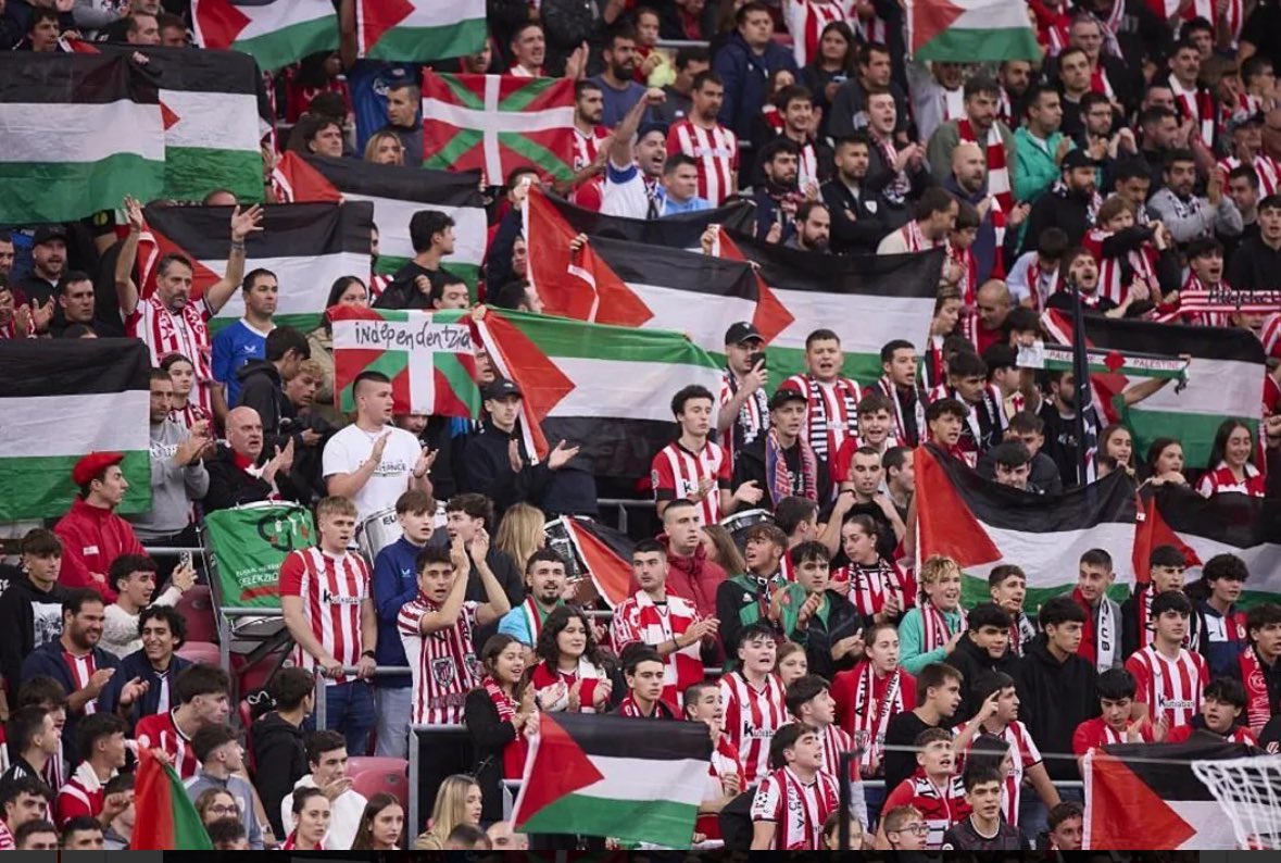stallonebermeo's tweet photo. San Mamés grita por Palestina. 

El Athletic y los Athleticzales se involucran de lleno en una jornada de manifestaciones en toda Europa.

#StopGenocidio https://t.co/TKJ2MwRFAd