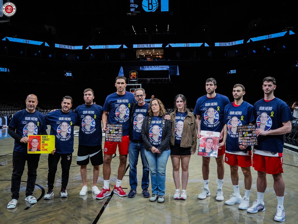 היה לנו את הכבוד לארח היום באימון בברוקלין את משפחתו של החלל החטוף עומר נאוטרה ז"ל, ולשמוע את סיפורו. בימים גורליים אלה, הפועל מתייצבת לצד משפחות החטופים בקריאה הברורה:
להחזיר את כולם הביתה עכשיו!