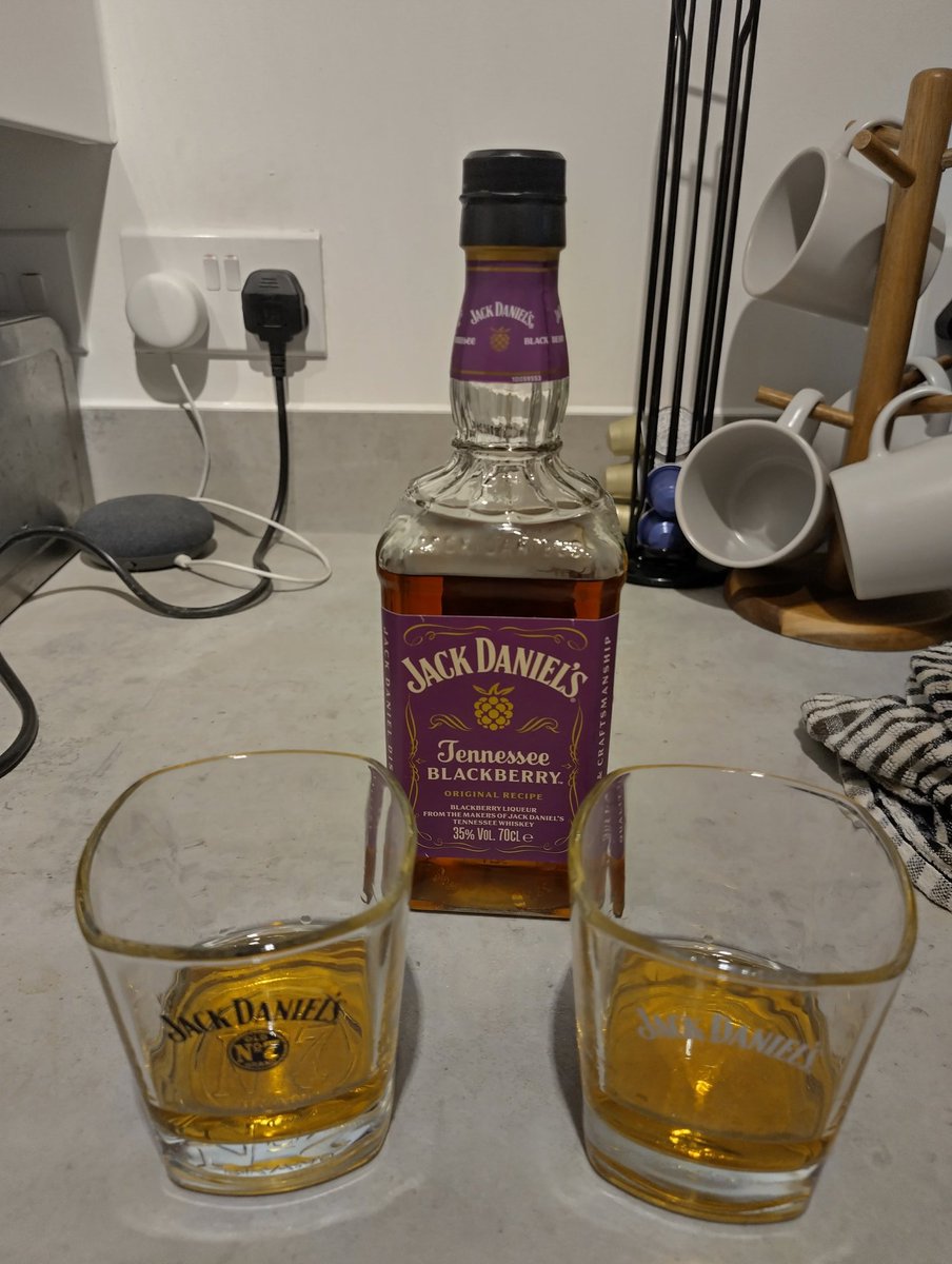 Time to try the new blackberry flavoured Jack Daniels

#blackberry
#jackdaniels
#jackdanielsblackberry
#whiskey