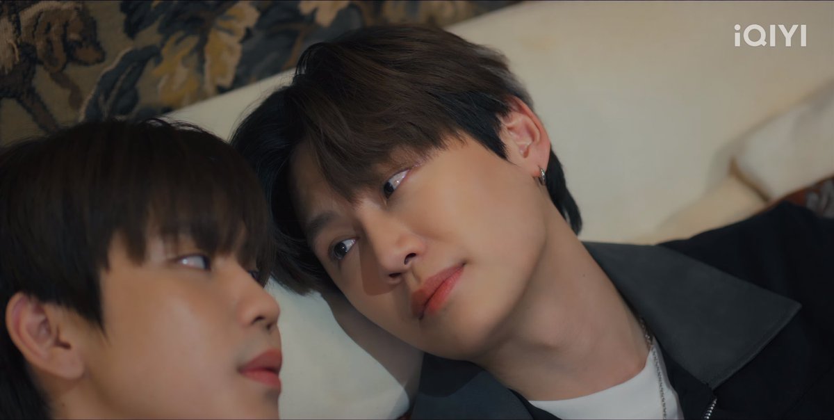 NoONe_per's tweet photo. 왜 땜시 뱀파이어가 이렇게까지 귀여울 일인가 고민하게 됨 지구는 미모가 아니라 귀여움이 구하는 건가 역시하다가 아 이 뱀프는 미모와 미�� 어필이 이미 깔려 있다는 사실을 다시금 깨달음

BOUNPREM REVAMP EP7
#RevampSeriesEP7 https://t.co/d6NkniHrEO