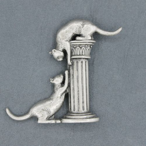 FlotsamMich's tweet photo. Cats looking for a good home in your wardrobe! https://t.co/Q5Z84ZLa6t #JJ #Jonette #cat #kitty #figural #statement #brooch #etsyvintage https://t.co/0msW6lGgJ5