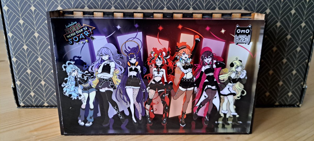 Melmarkt1's tweet image. At the beginning of this year, I bought the World Tour &apos;24 Acrylic bloc, and thought it would look good with some backlights. A little bit of laser cut and soldering later, this is the result!
#kfp #TeleBAE #TAKOTIME