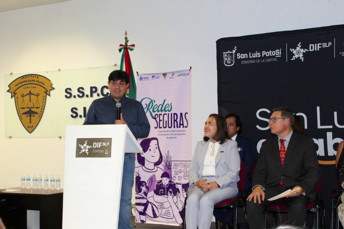 ✔️🤝🏻 La #SSPC con la colaboración de Educiac y <a href="/LaUASLP/">UASLP</a>, inició el seminario “Redes Seguras: perspectiva de género para capacidades locales”, dirigido a personal del Ayuntamiento de San Luis Potosí.

💯🟣Objetivo: fortalecer capacidades y modelos de atención para prevenir y