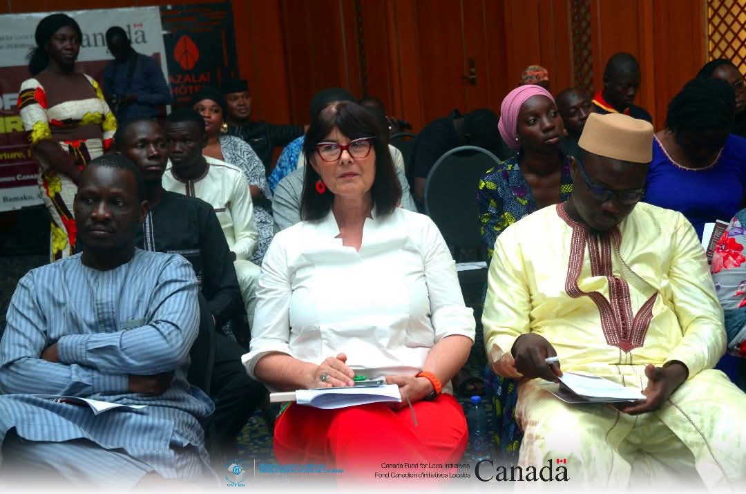 ESPOIR-DJENNÉ:  Coordinateur national, M. Togola Mahamady, a souligné que les femmes, les jeunes et les personnes déplacées internes sont au cœur de la démarche pour bâtir une paix inclusive.
Avec l'appui financier du 🇨🇦 via le FCIL.
<a href="/AmbCanMali/">Canada au Mali et au Niger</a>