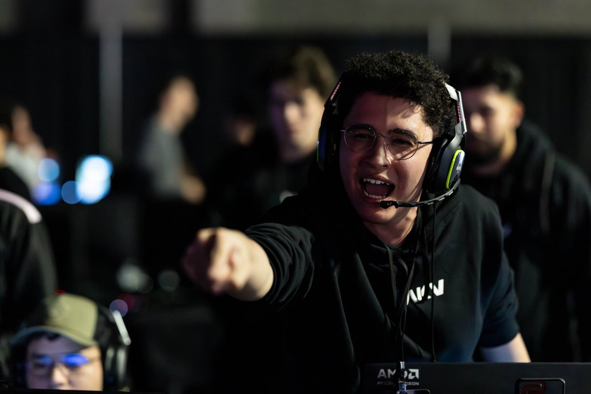 Team <a href="/AkaveEsports/">Akave Esports</a> takes down Complexity 3-2 in Pool Play! 😳🇲🇽🏆

#HCSCharlotte25