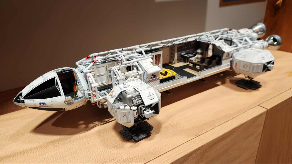 EagleAlpha1999's tweet photo. WIP Project Cutaway Eagle (22") - Port side almost finished, only missing the pax pod door, which will be removable (currently being primed) 😎 #Eagle #CutawayEagle #commissionwork #space1999 #eagletransporter #Round2models #joaquinmora #WIP https://t.co/59Ml5JDgdw