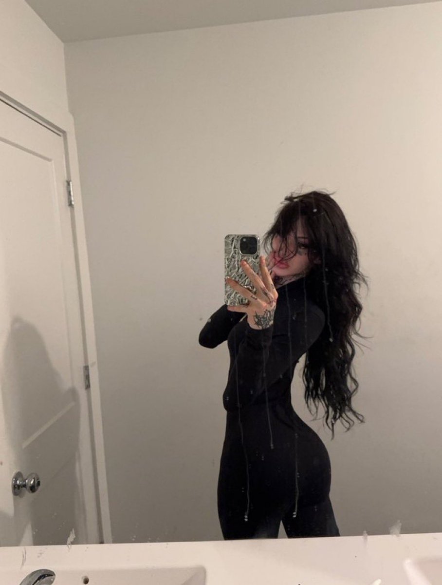 Ellie tweet media