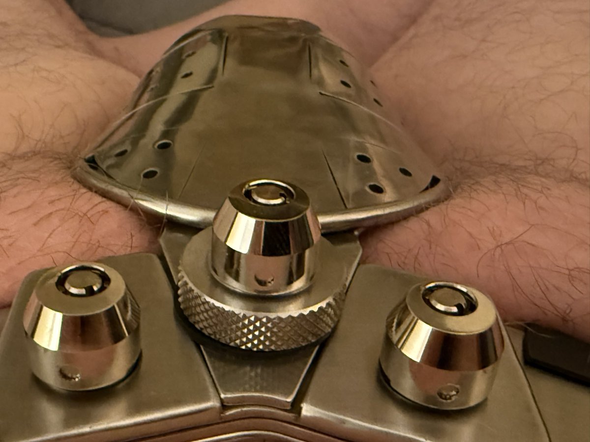 DaddyThiccLegs tweet media