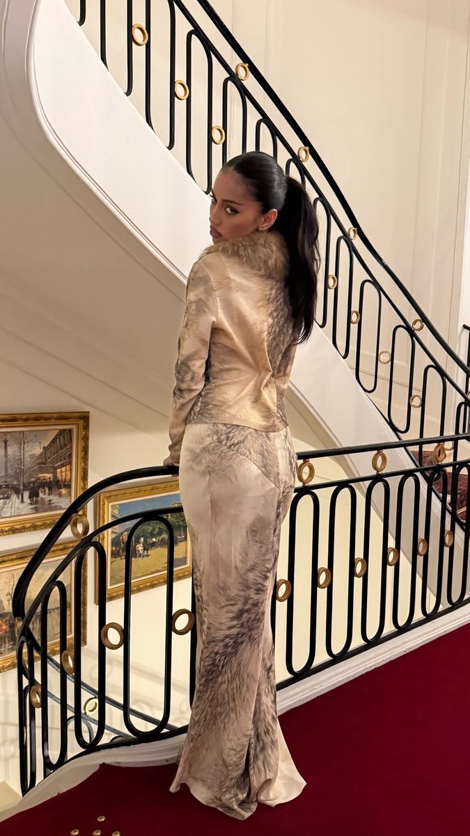 Cindy wearing 99’s Roberto Cavalli