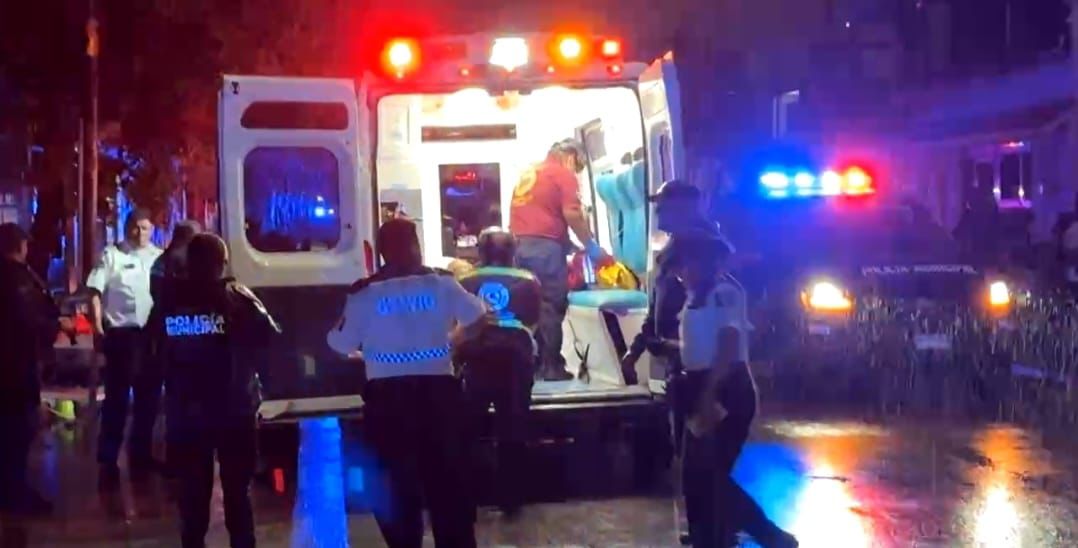 Anoche dos hombres fueron heridos con arma de fuego, continúan hospitalizados con pronóstico reservado, confirmaron fuentes allegadas a la investigación, quienes agregaron que hasta el momento se desconocen los motivos del ataque. turquesanews.mx/cancun/baleado…