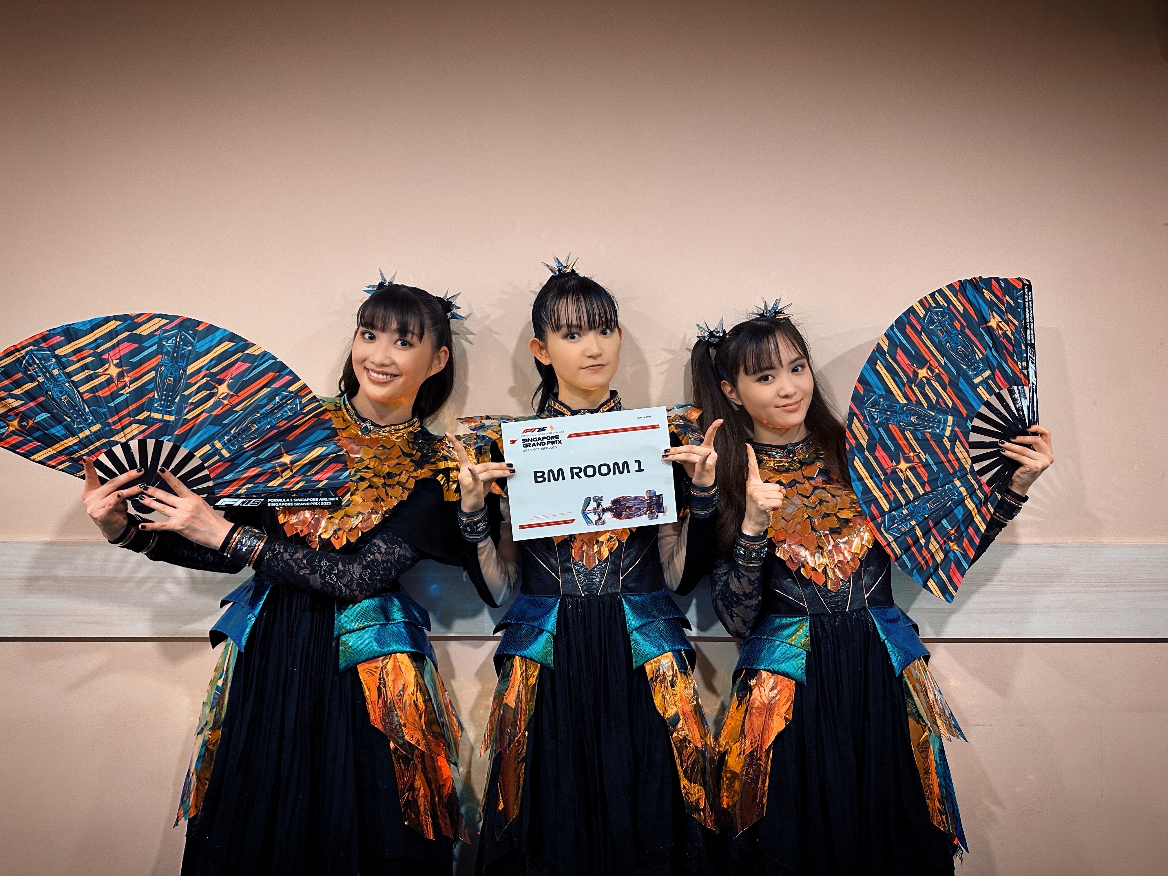 G2brwsTawAEFREc?format=jpg&name=4096x4096