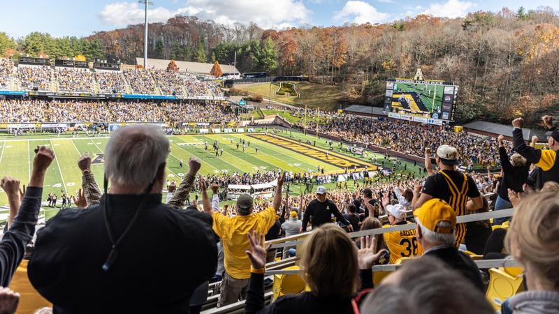 AustinAppAlumni's tweet image. Saturday&apos;s App State-Oregon State Football Game is SOLD OUT dlvr.it/TNTGCJ